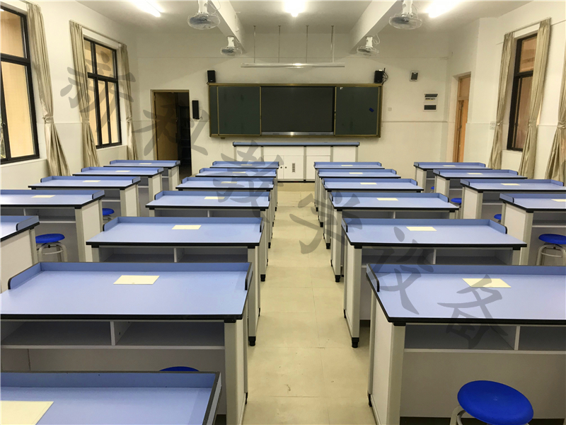 物理實(shí)驗(yàn)室（鋁木）