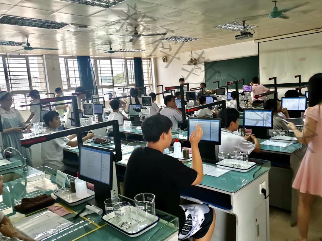 <a href='http://www.kbexpo.cn/' target='1' style='font-size:14px; font-weight:bold; color:#0080ff;'>物理實驗室</a>考試系統