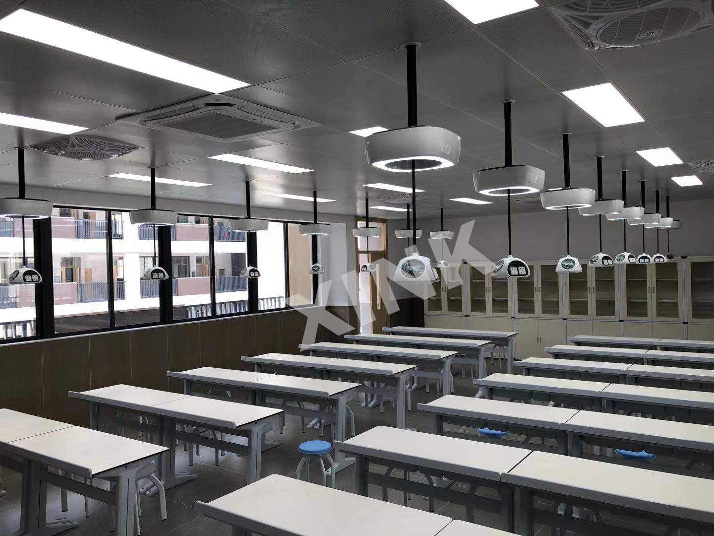 吊裝<a href='http://www.kbexpo.cn/' target='1' style='font-size:14px; font-weight:bold; color:#0080ff;'>物理實驗室</a>
