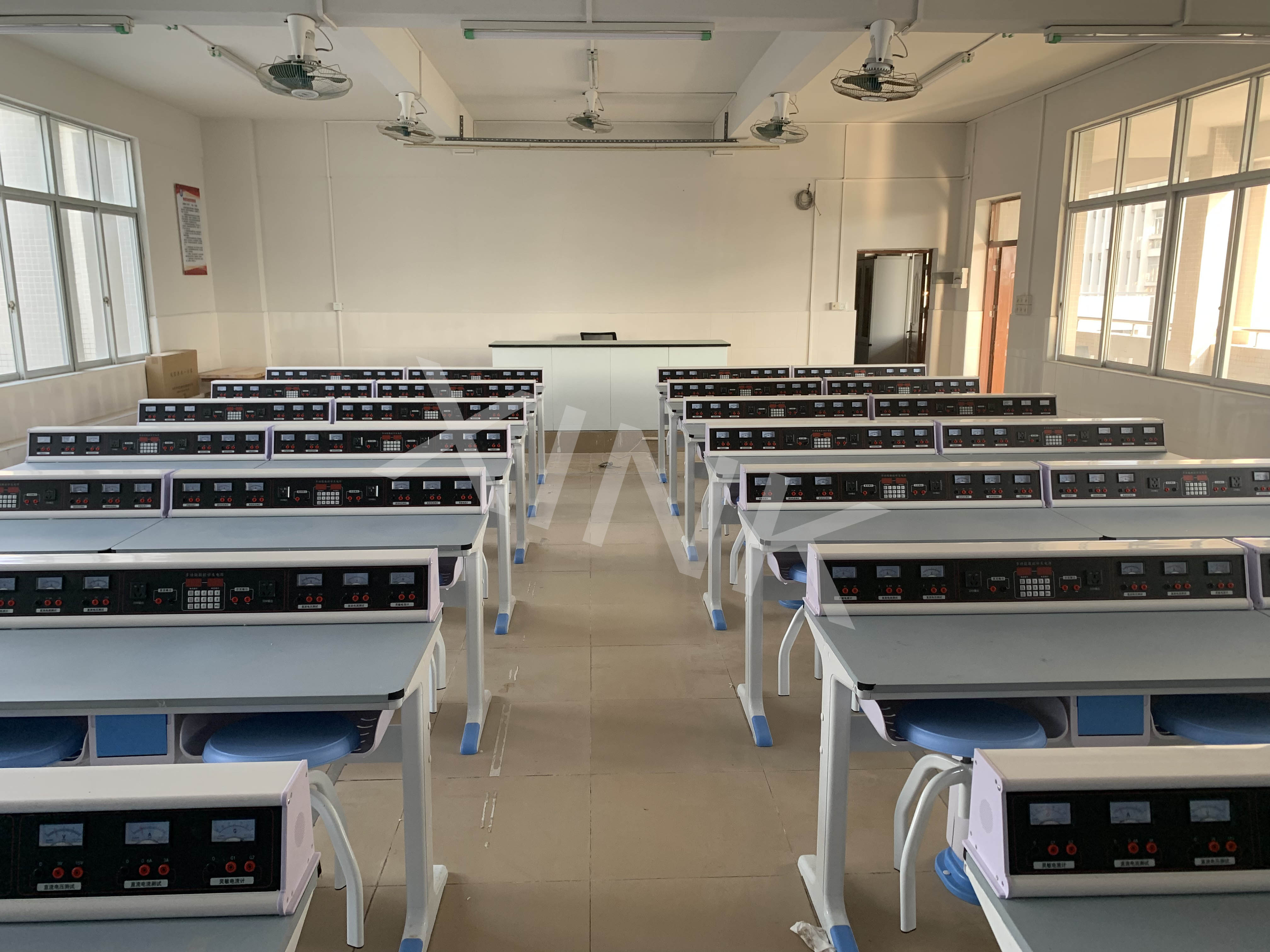 <a href='http://www.kbexpo.cn/' target='1' style='font-size:14px; font-weight:bold; color:#0080ff;'>物理實驗室</a>