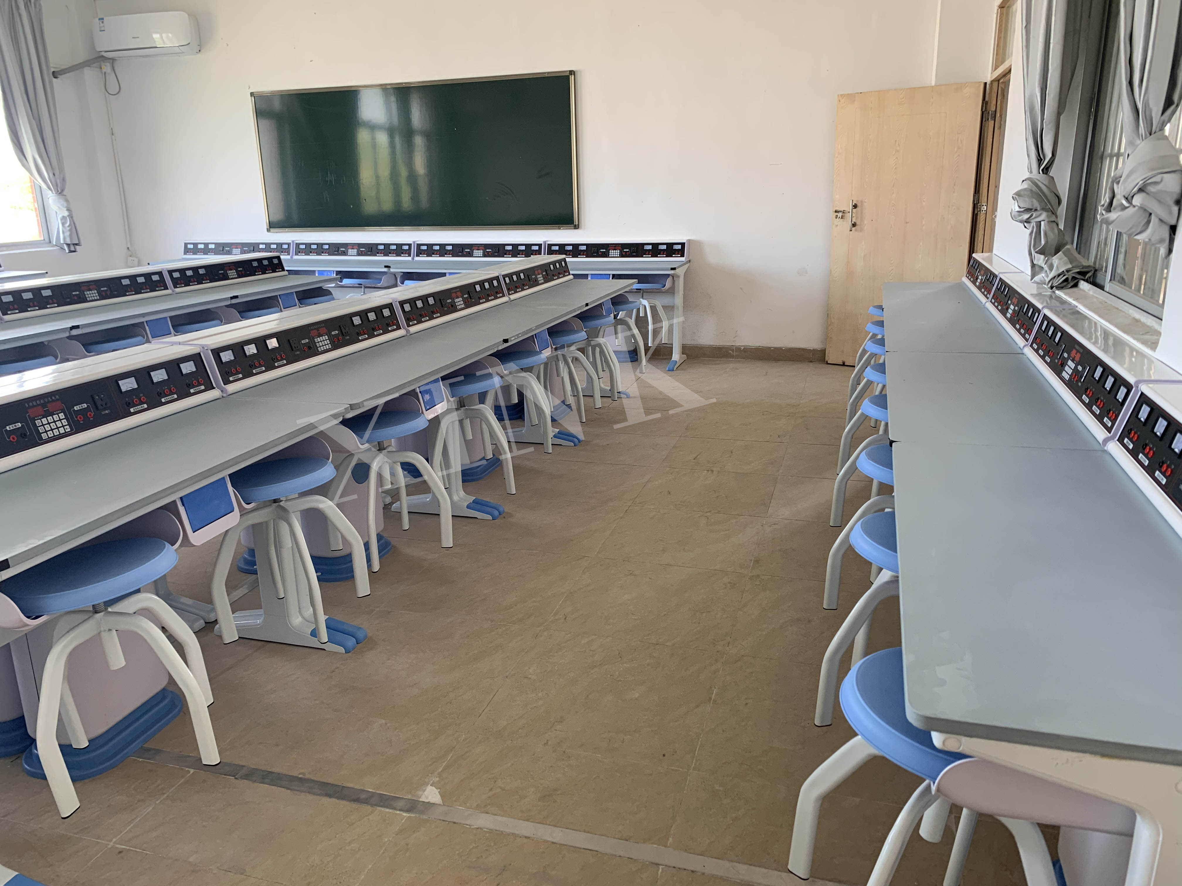 <a href='http://www.kbexpo.cn/' target='1' style='font-size:14px; font-weight:bold; color:#0080ff;'>物理實驗室</a>