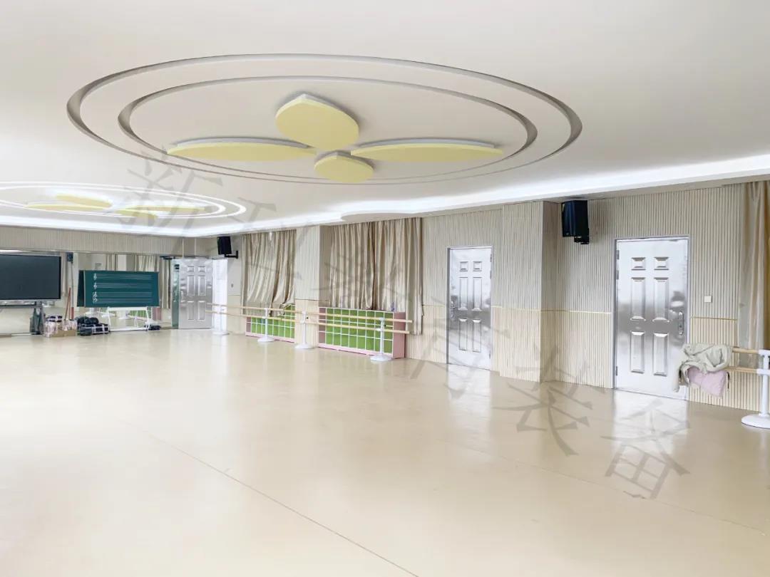 <a href='http://www.kbexpo.cn/chanpin/59-1.html' target='1' style='font-size:18px; font-weight:bold; color:#000000;'>舞蹈室</a>