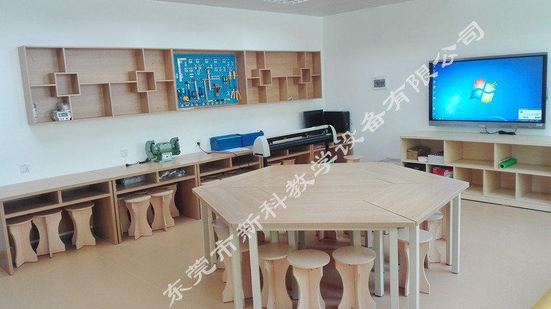 <a href='http://www.kbexpo.cn' target='1' style='font-size:14px; font-weight:bold; color:#0080ff;'>創客實驗室</a>