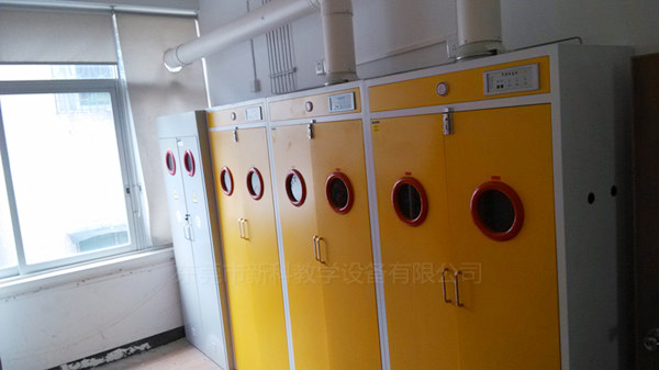 <a href='http://www.kbexpo.cn/products/67-1.html' target='1' style='font-size:18px; font-weight:bold; color:#000000;'>氣瓶柜</a>案例